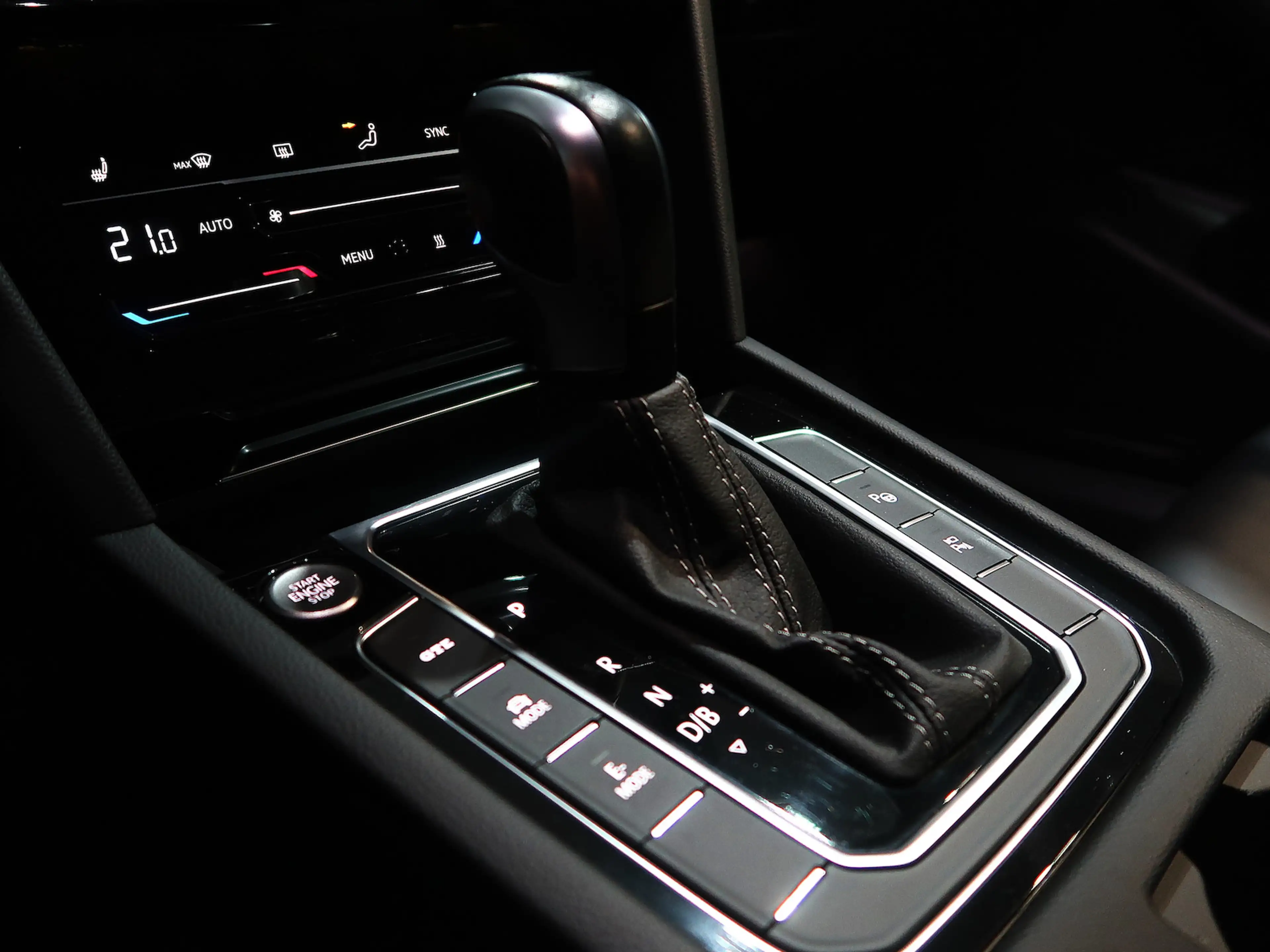 Volkswagen Arteon SB R LINE*BLACK*DCC*STDHZG*HUD*IQ*360* — photo 21
