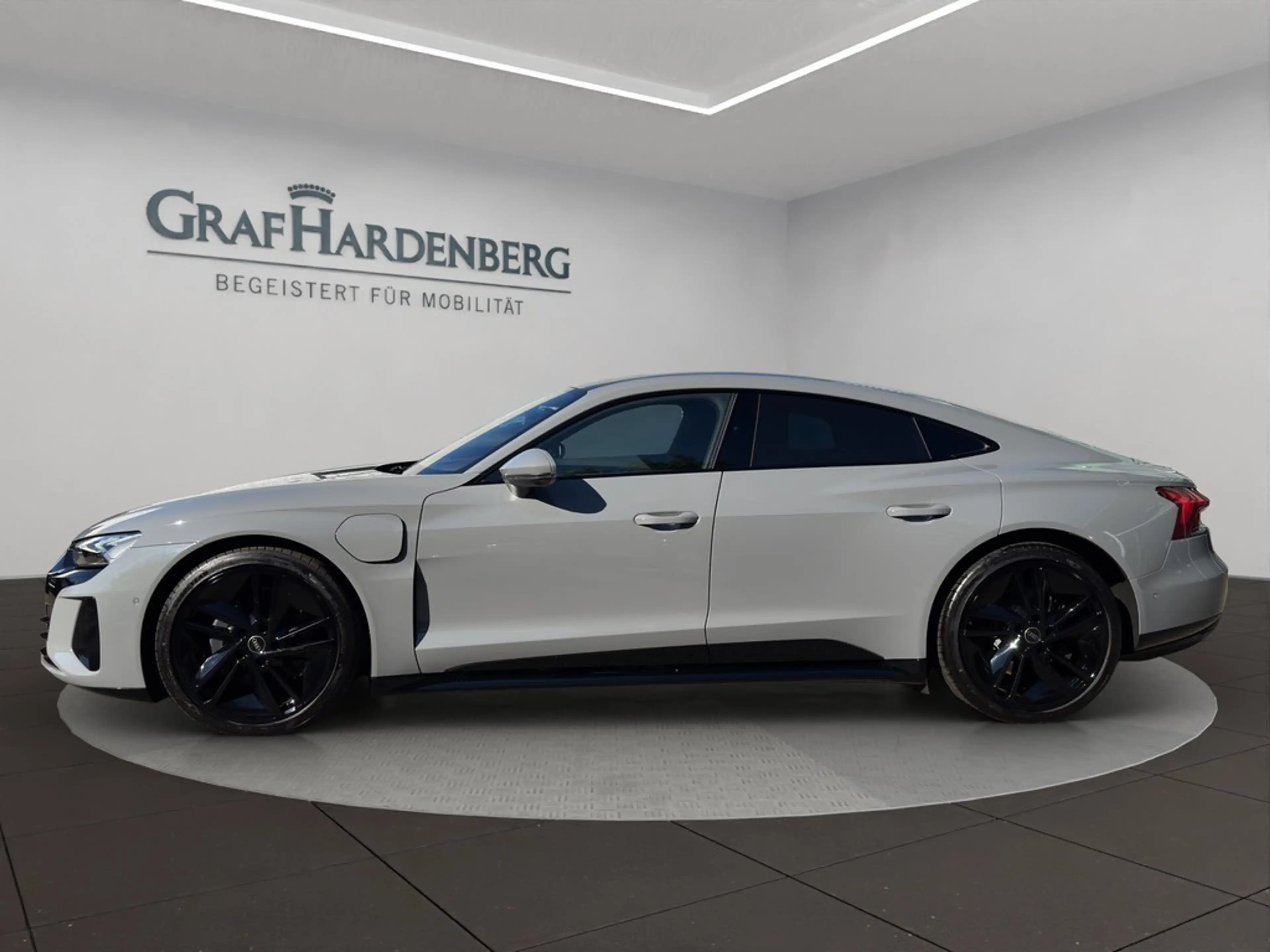 Audi e-tron GT Quattro Luftfederung B&O — photo 2