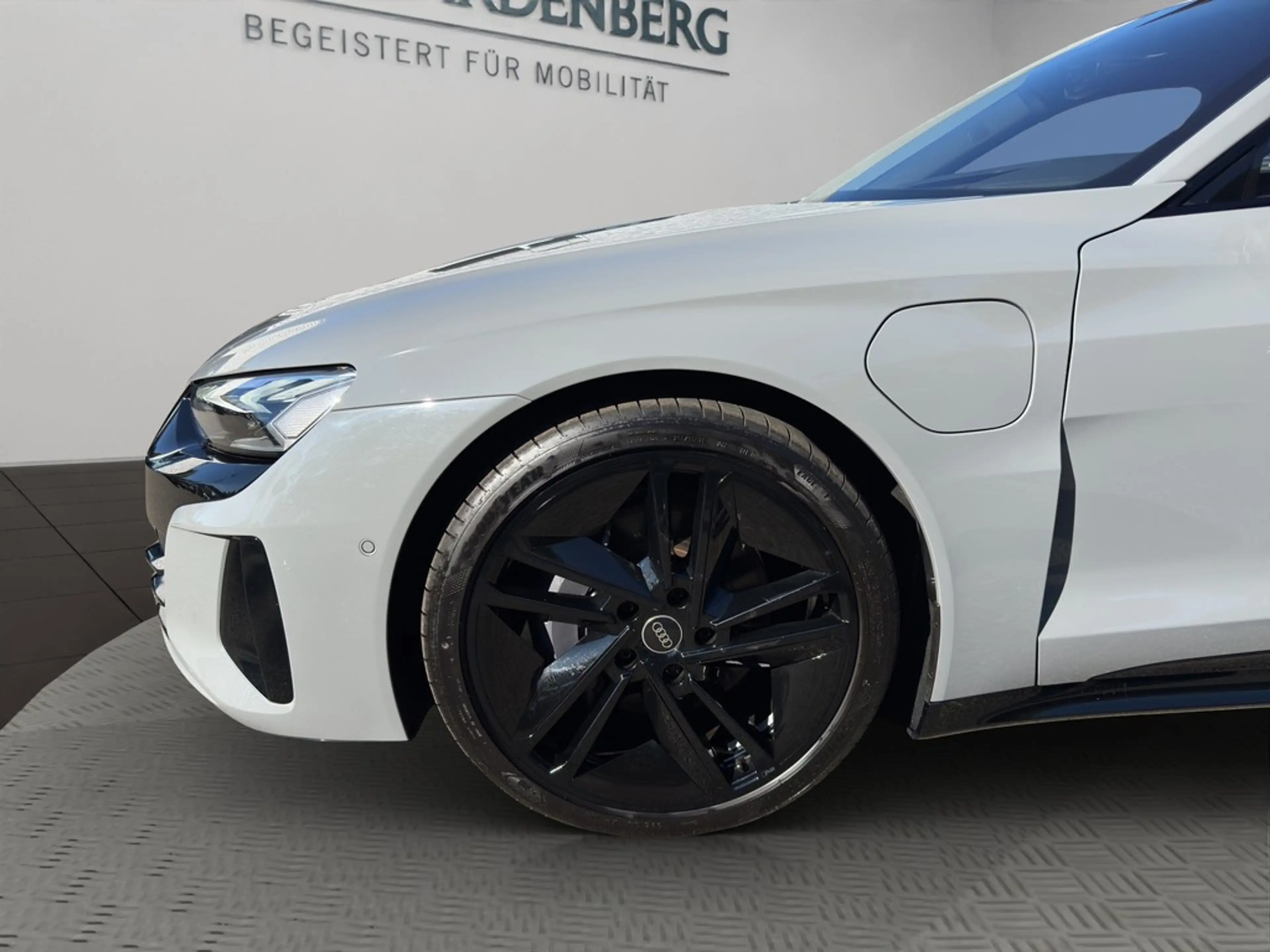 Audi e-tron GT Quattro Luftfederung B&O — photo 3