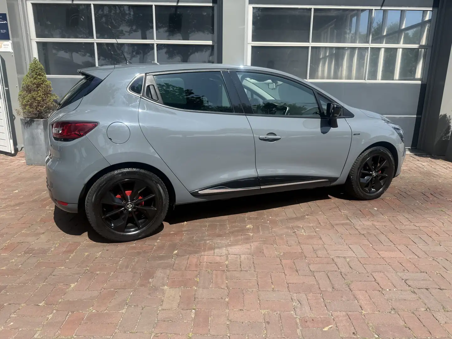 Renault Clio 0.9 TCe Intens RS Look – 2018 Slechts 79.147 km | Gris - 2