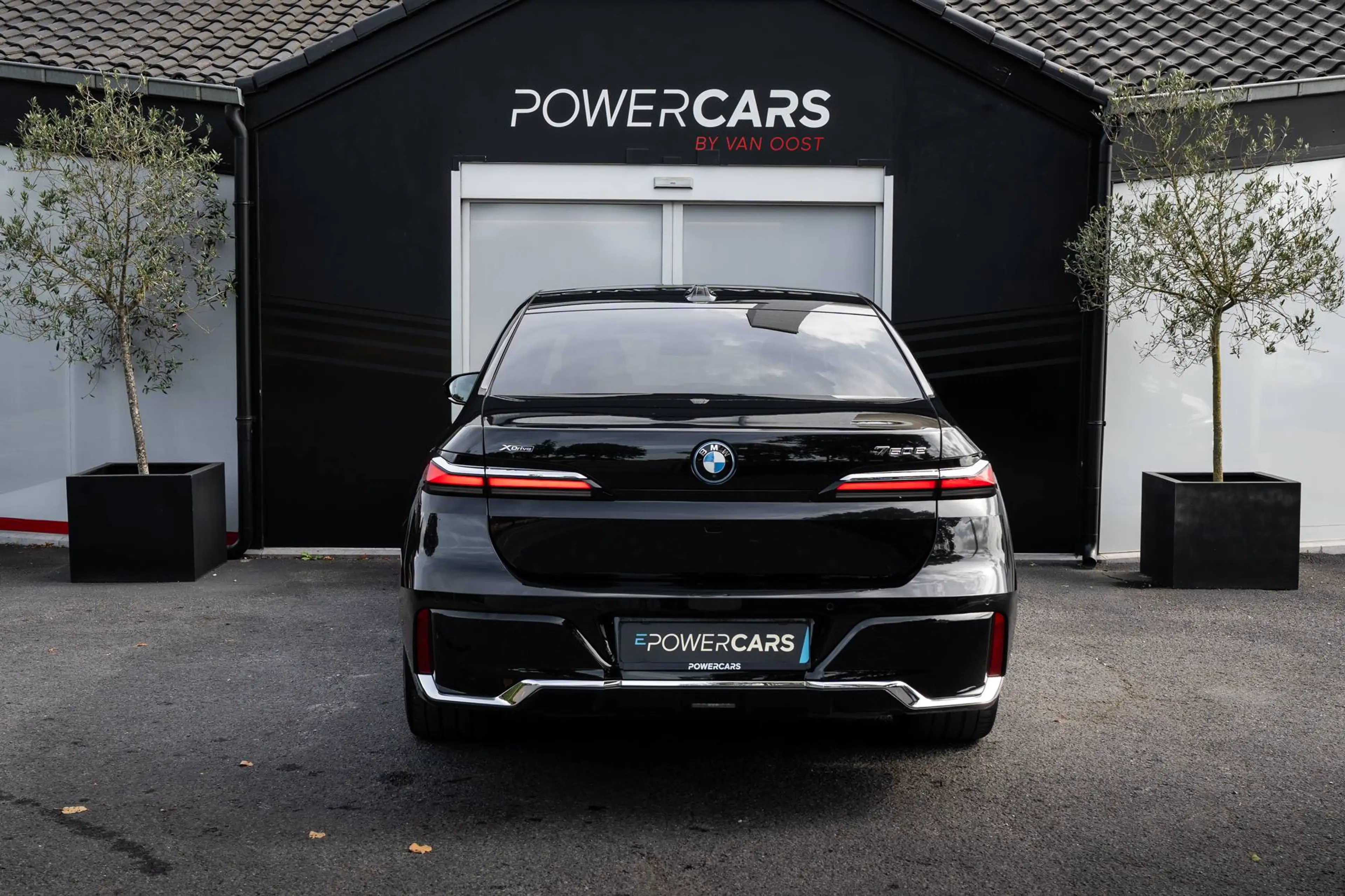 BMW 750 e xDrive | M Sport | Innovation Pack | Pano | Iconic Glow | Massage — photo 9