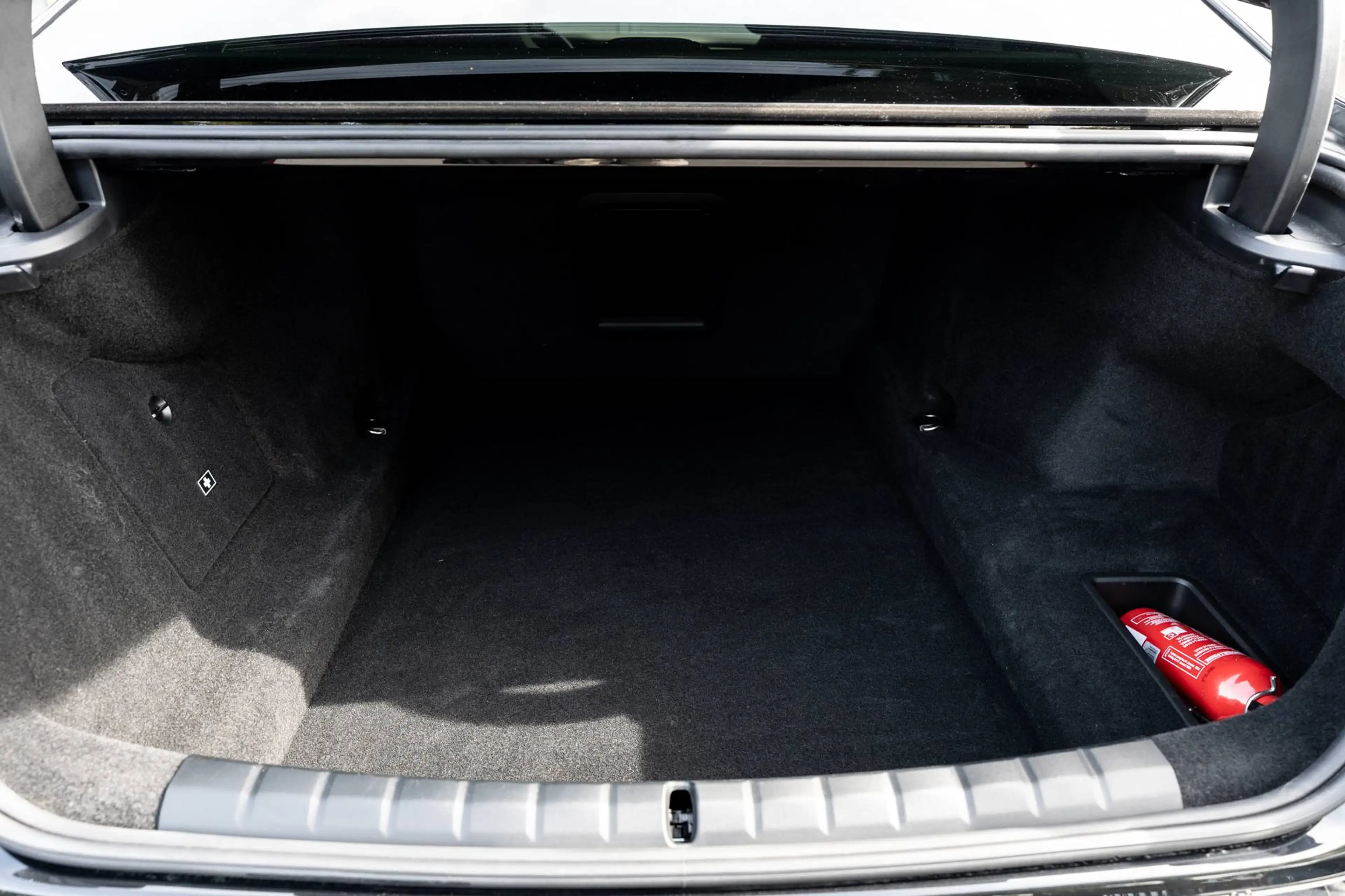 BMW 750 e xDrive | M Sport | Innovation Pack | Pano | Iconic Glow | Massage — photo 14