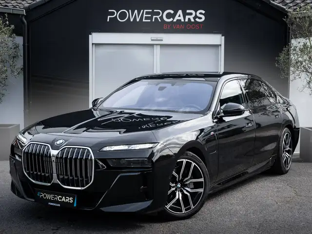 BMW 750 e xDrive | M Sport | Innovation Pack | Pano | Iconic Glow | Massage