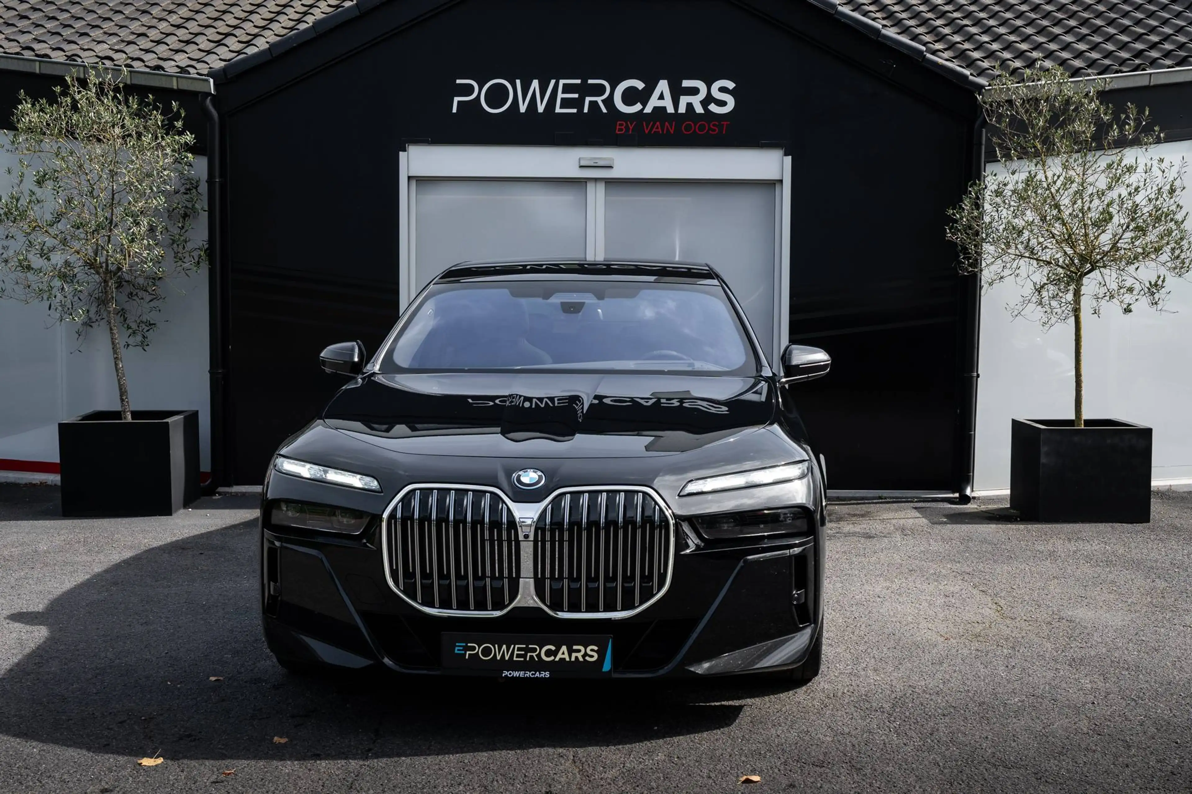 BMW 750 e xDrive | M Sport | Innovation Pack | Pano | Iconic Glow | Massage — photo 2