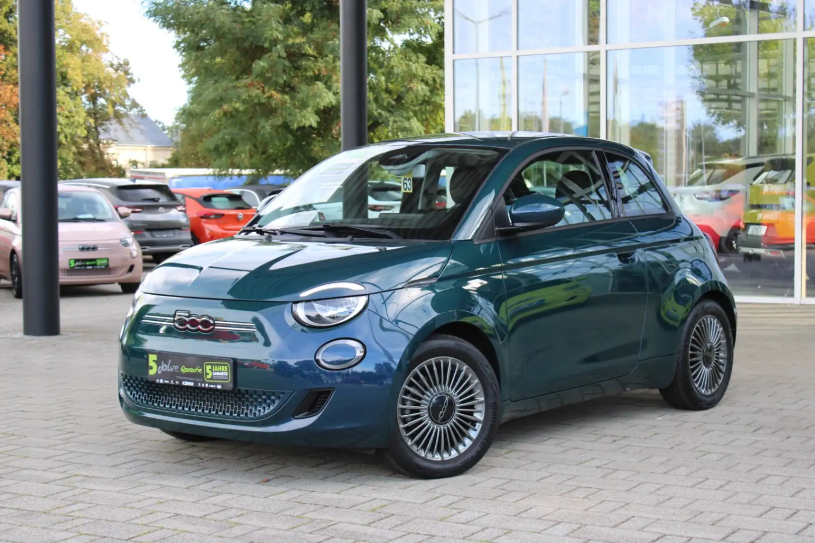 Fiat 500e Lim. ICON 42kWh Navi+KlimaA+AUT+SpurH Grün - 2
