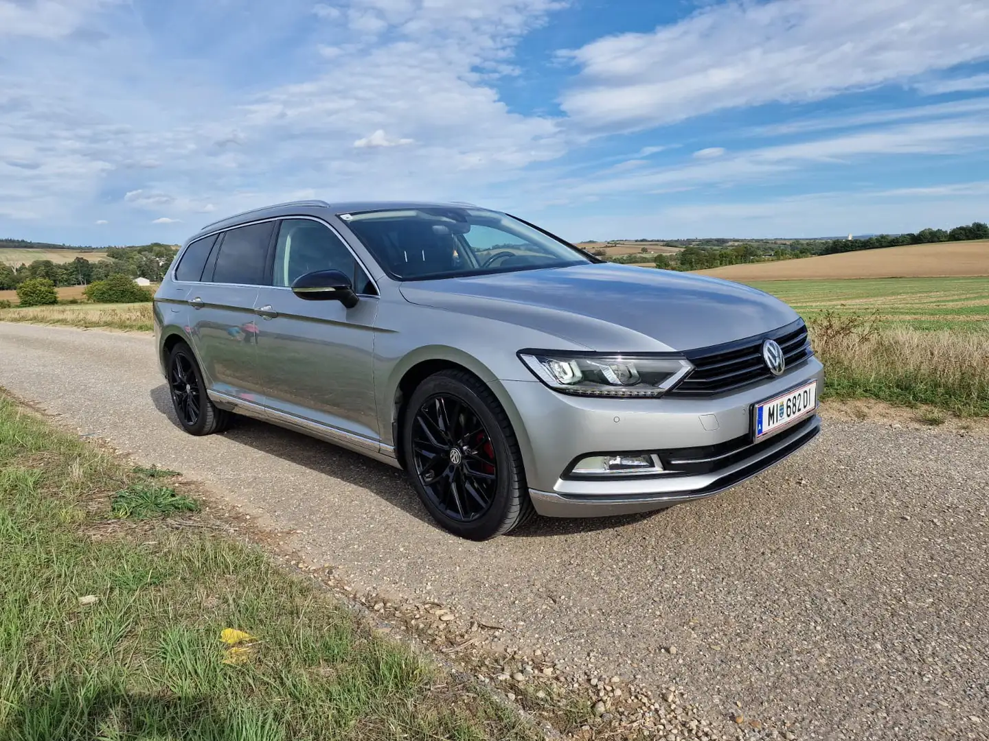 Volkswagen Passat 2.0 TDI DSG Highline - 1
