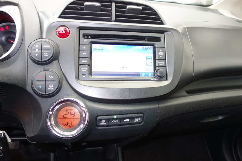 Honda Jazz 1.4 Si/Automatik,Klima,Navi,1-Hand.TÜV.2028 — photo 4