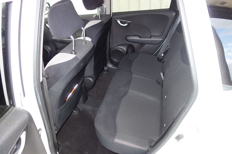 Honda Jazz 1.4 Si/Automatik,Klima,Navi,1-Hand.TÜV.2028 — photo 12