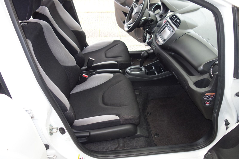 Honda Jazz 1.4 Si/Automatik,Klima,Navi,1-Hand.TÜV.2028 — photo 11