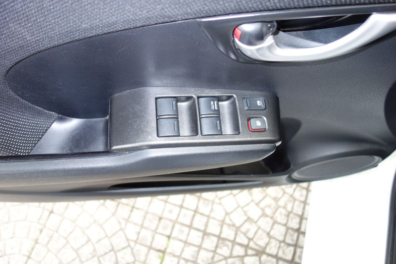 Honda Jazz 1.4 Si/Automatik,Klima,Navi,1-Hand.TÜV.2028 — photo 8