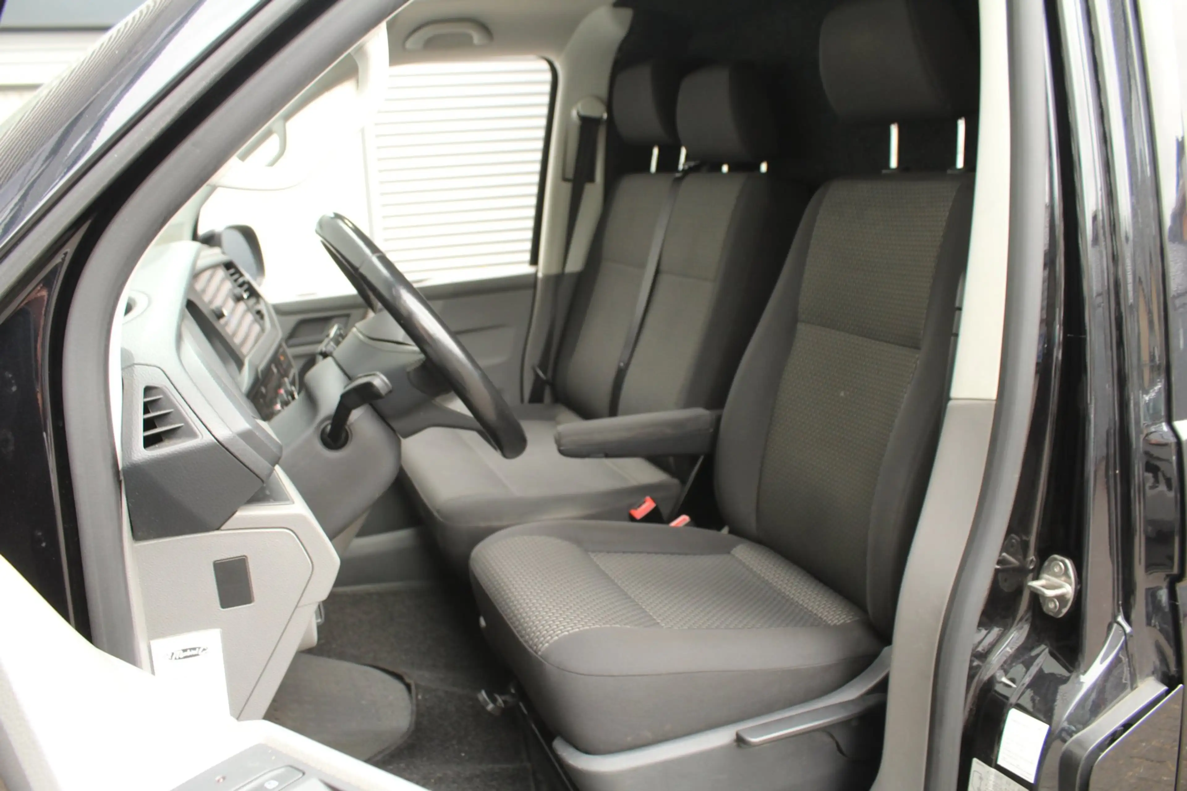 Volkswagen Transporter 2.0 TDI 150pk L2H1 28 Navigatie Trekhaak Imperiaal — photo 12
