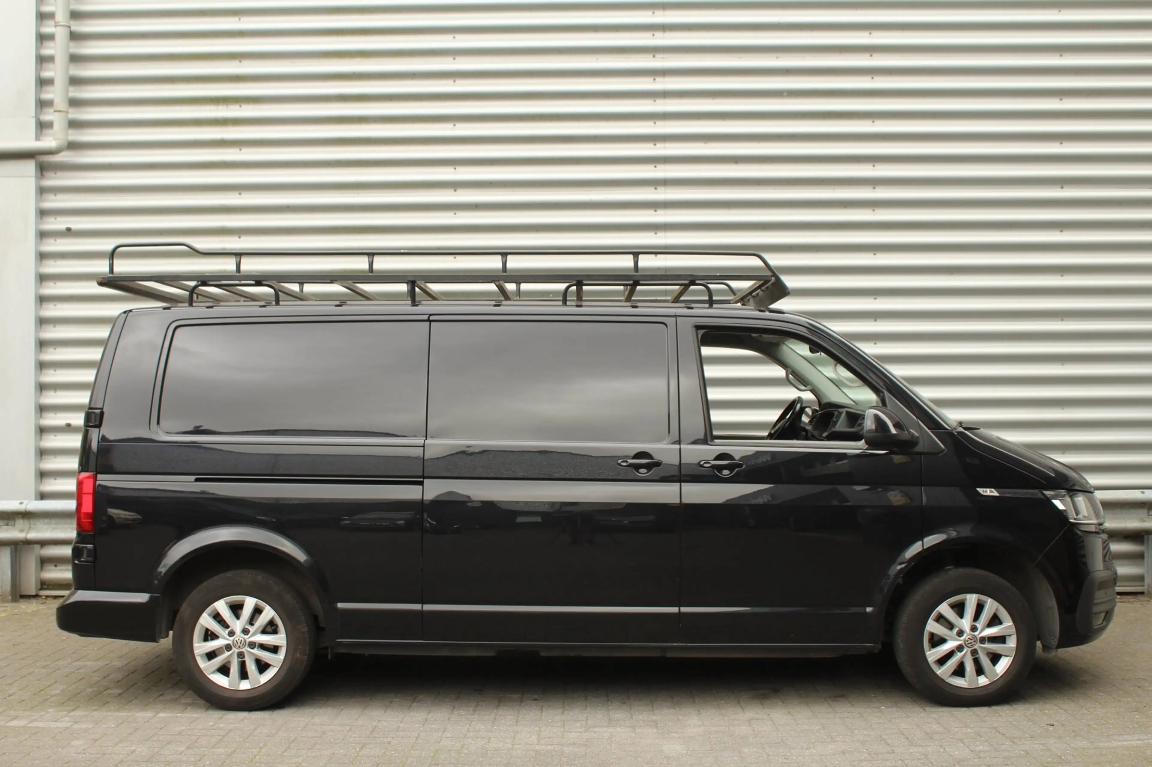 Volkswagen Transporter 2.0 TDI 150pk L2H1 28 Navigatie Trekhaak Imperiaal — photo 4