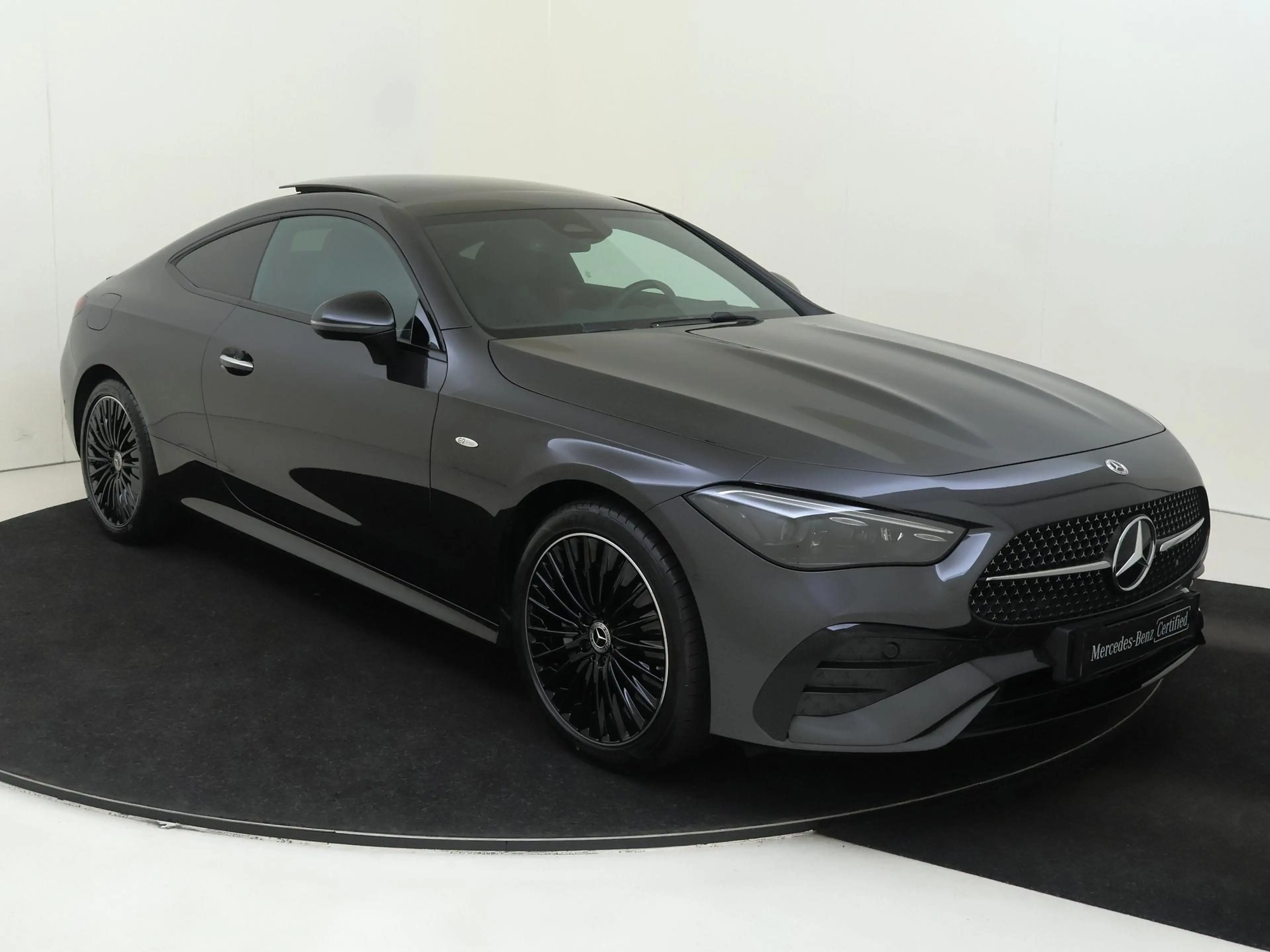 Mercedes-Benz CLE 300 Coupé e AMG Line Panoramadak/ 19 inch/ Night/ Burm — photo 2