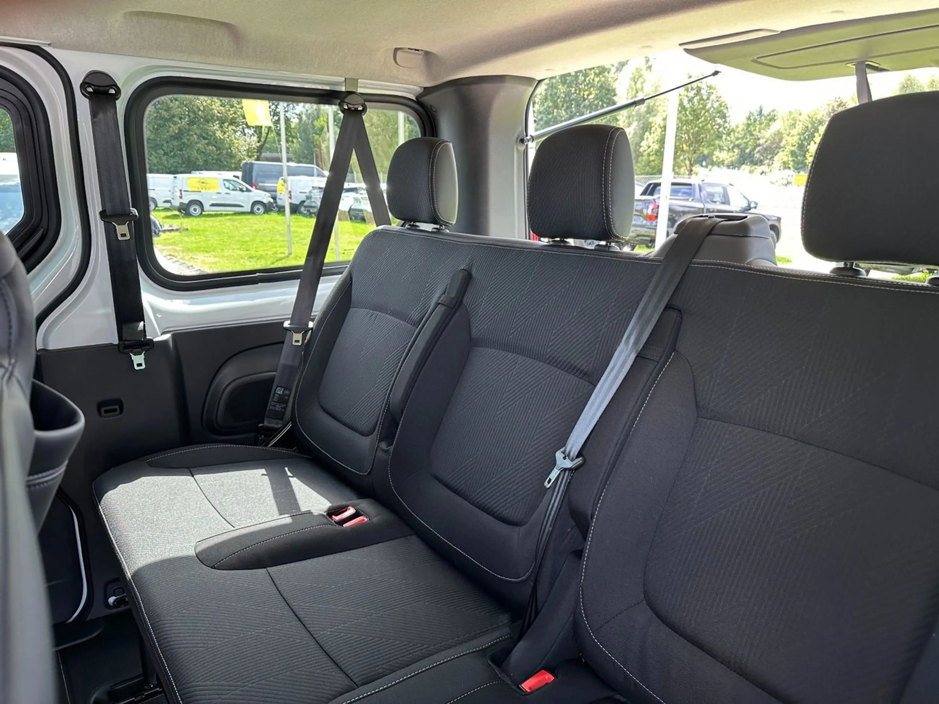 Nissan Primastar Kombi dCI 170 L1H1 2.8t Tekna HK+BES — photo 10