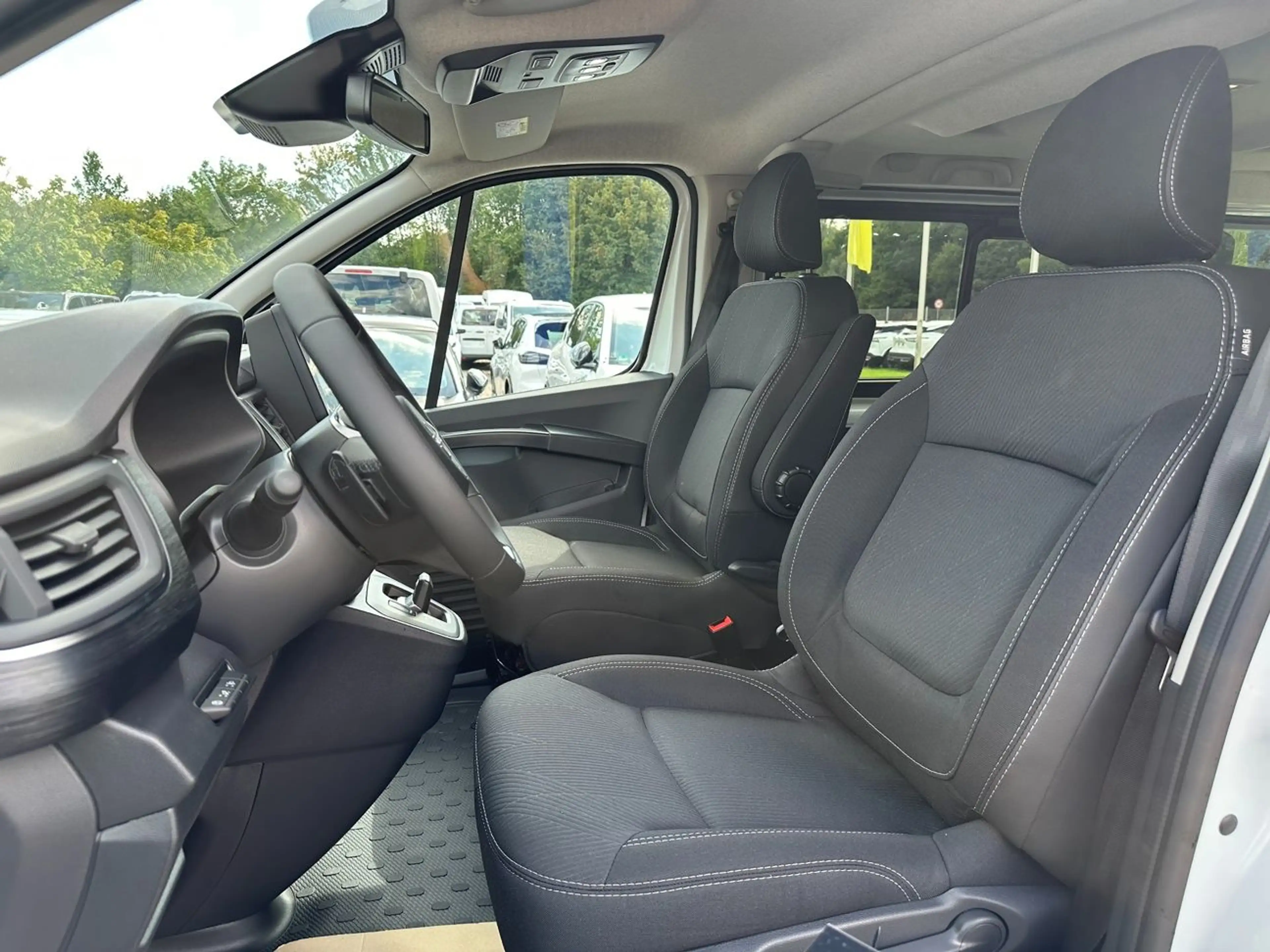 Nissan Primastar Kombi dCI 170 L1H1 2.8t Tekna HK+BES — photo 11
