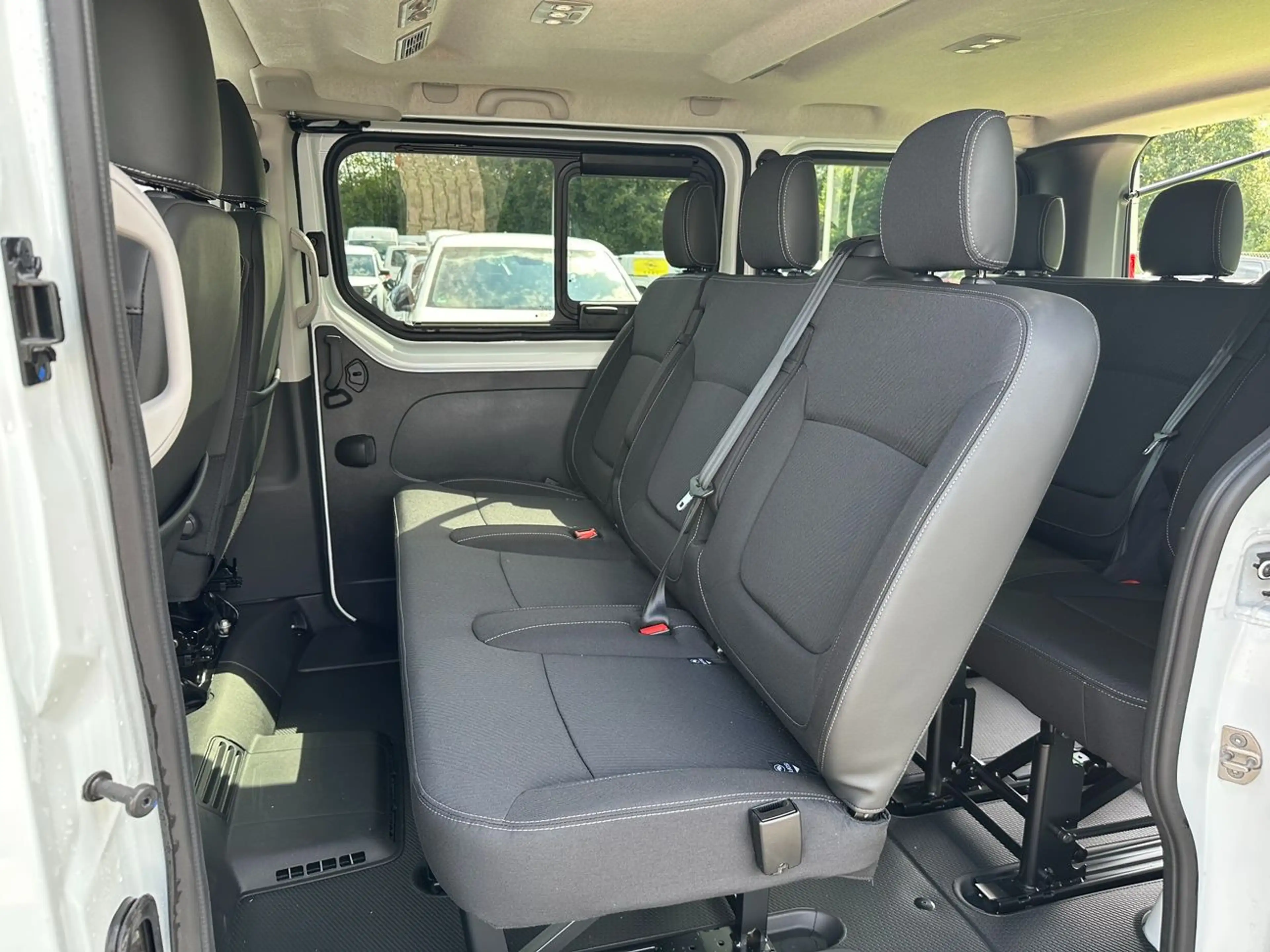 Nissan Primastar Kombi dCI 170 L1H1 2.8t Tekna HK+BES — photo 9