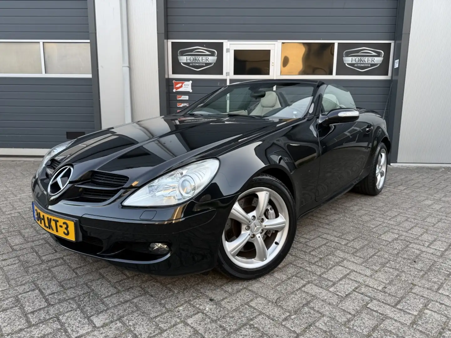 Mercedes-Benz SLK 350 AMG handgeschakeld Nettte staat Goed onderhouden C crna - 1