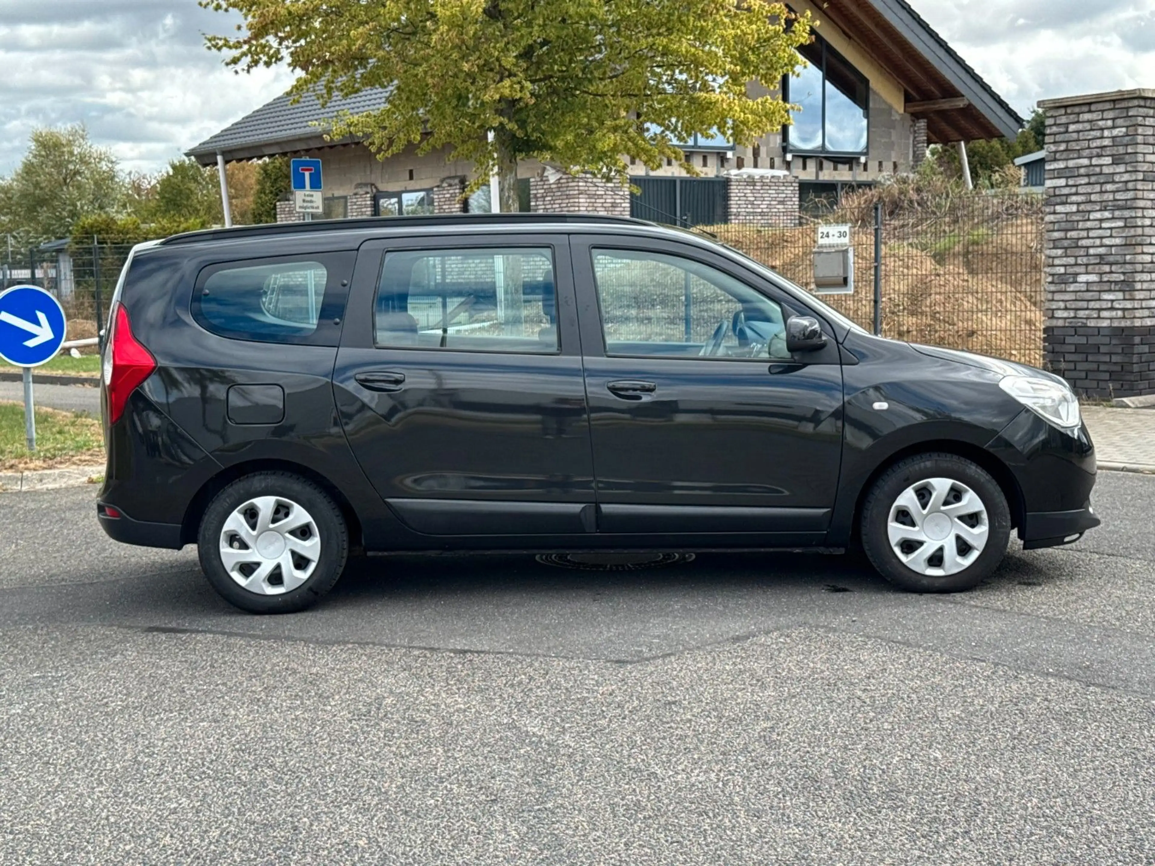 Dacia Lodgy Laureate *7-Sitz*Klima*8-Fach*1-Hand* — photo 6