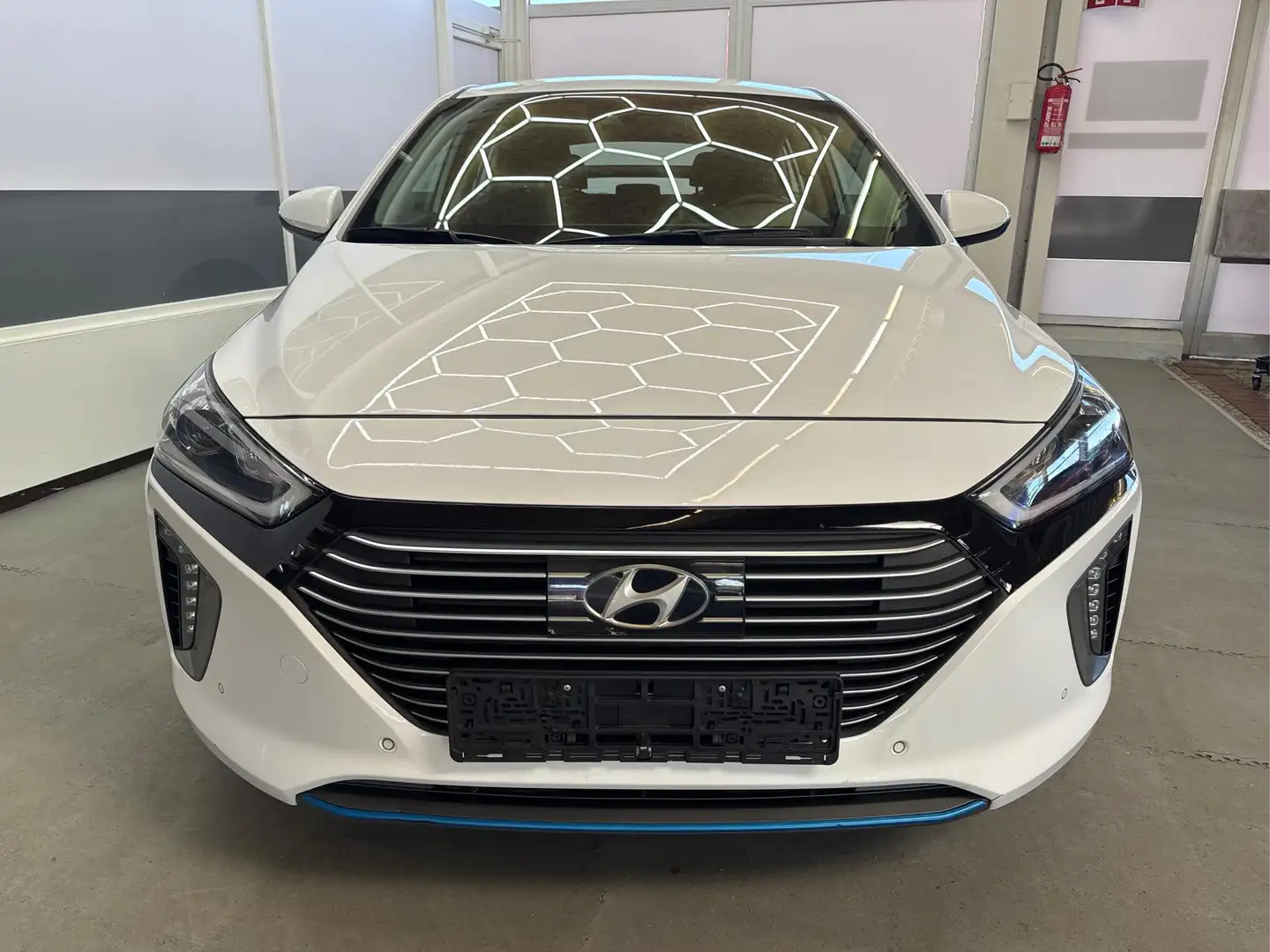 Hyundai IONIQ HYBRID PREMIUM DCT NAVI SHZ LEDER PDC 1.6 GDI H... Bianco - 2