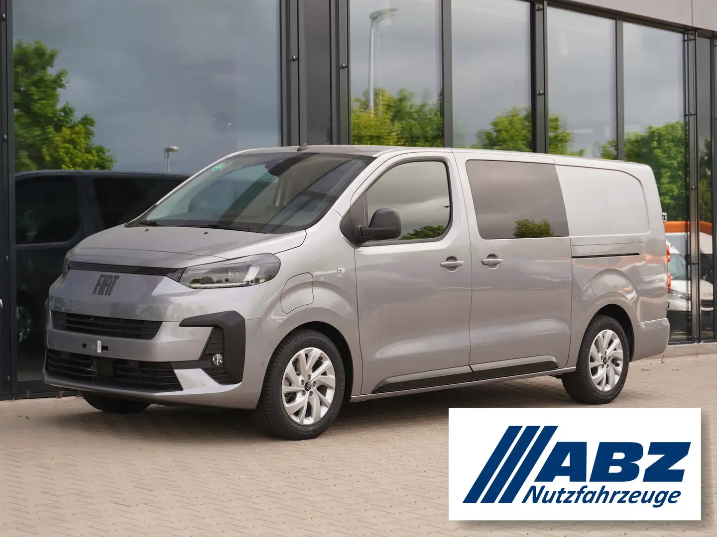 Fiat Scudo Multicab L3 75 kW/h / 5-Sitzer Argintiu - 1