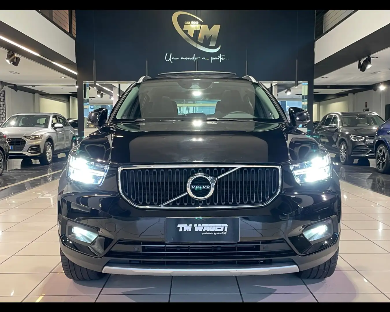 Volvo XC40 T4 AWD Geartronic Momentum 190cv 2019 4x4 *TETTO* Schwarz - 2