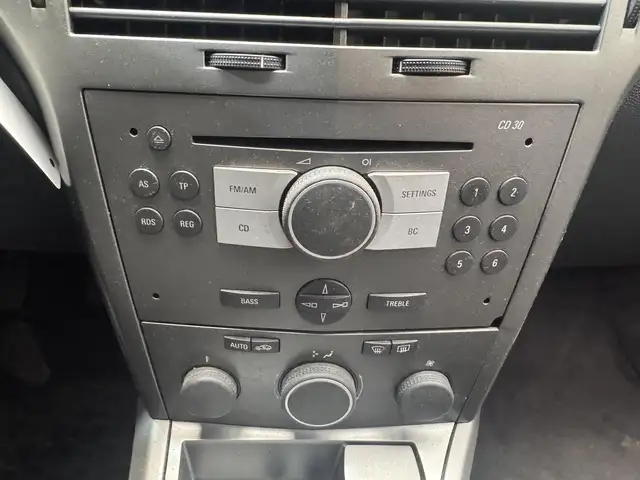 Opel Astra view 14