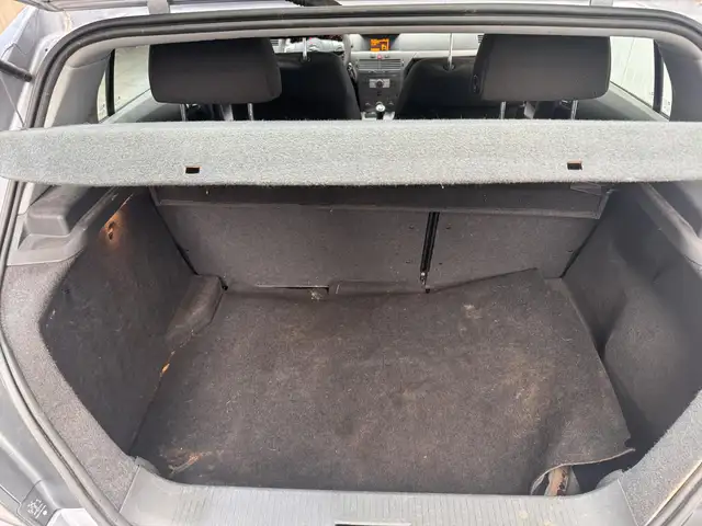 Opel Astra view 9