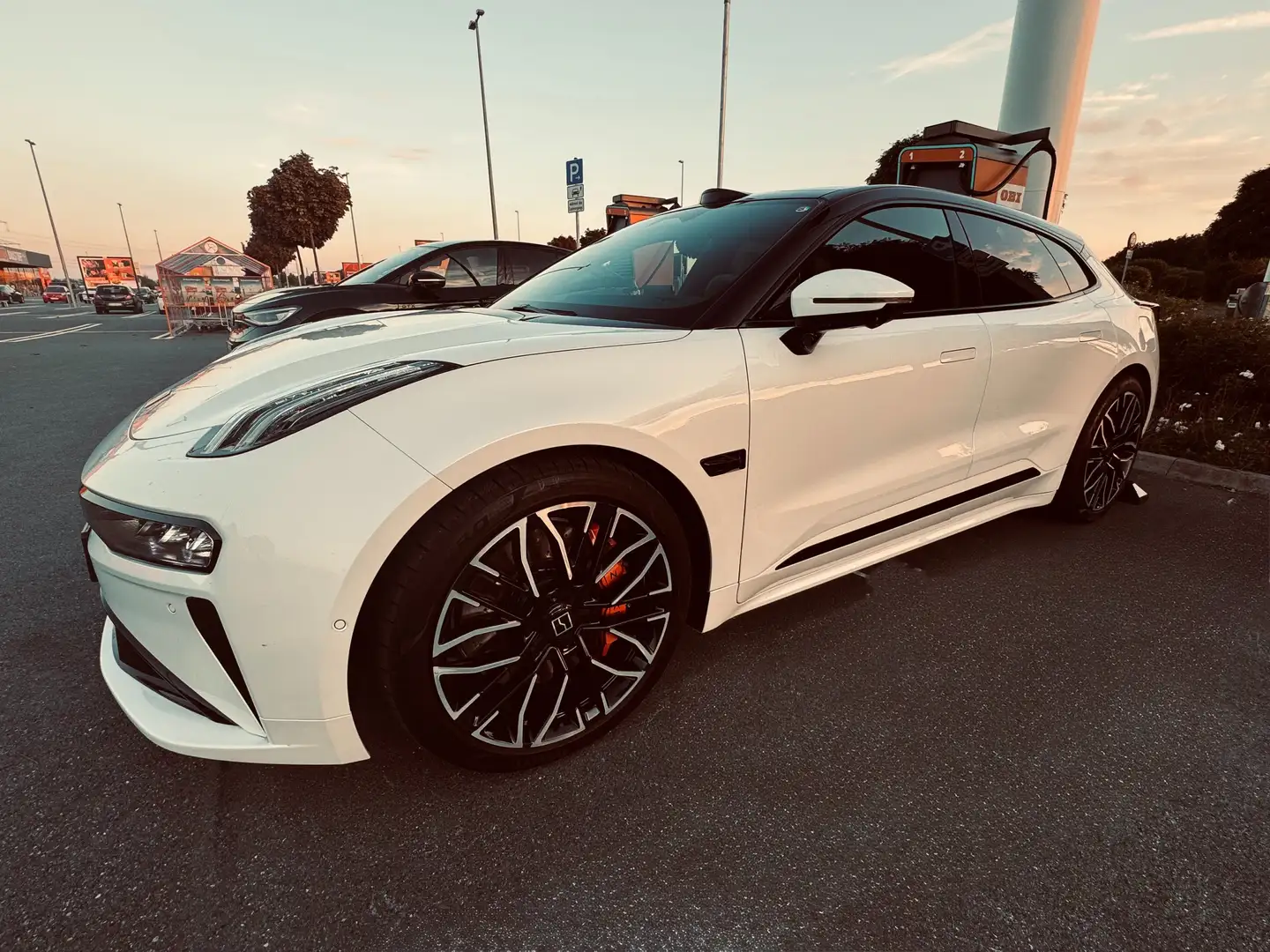 Zeekr 001 001 AWD Privilege Facelift 2025 Modell Белый - 1