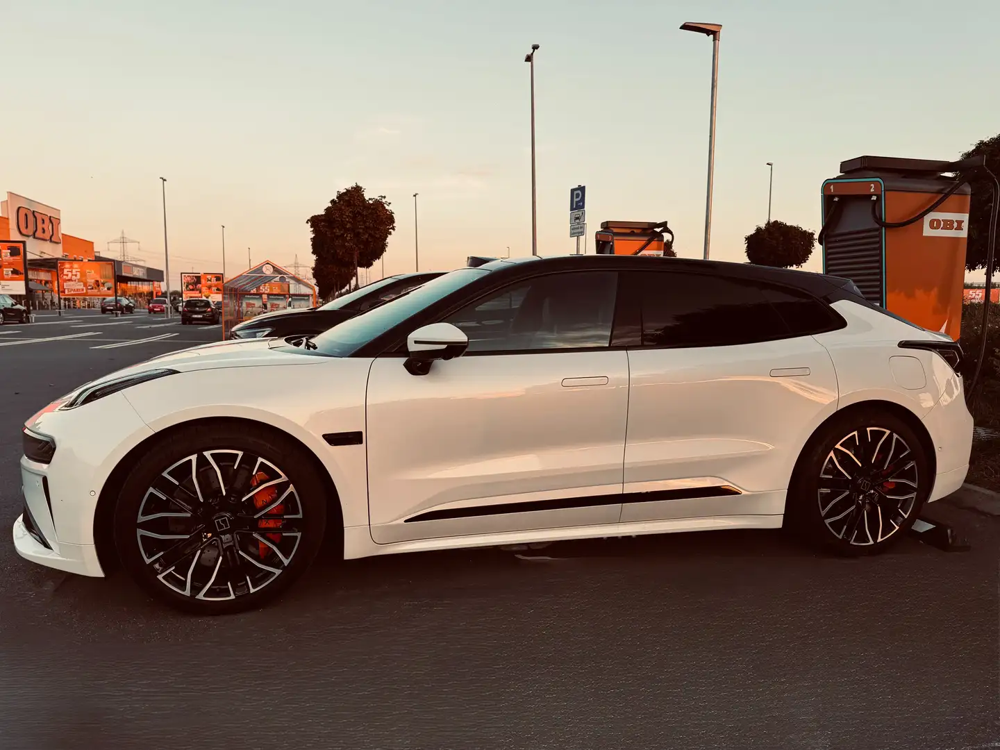 Zeekr 001 001 AWD Privilege Facelift 2025 Modell Weiß - 2