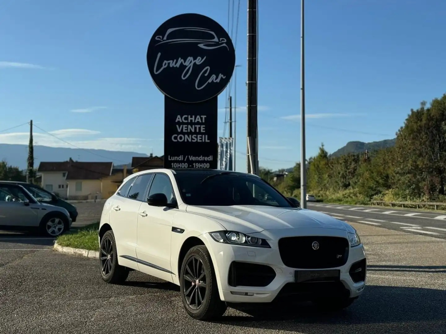 Jaguar F-Pace V6 3.0 D - 300 ch AWD BVA8 R-Sport Blanc - 1