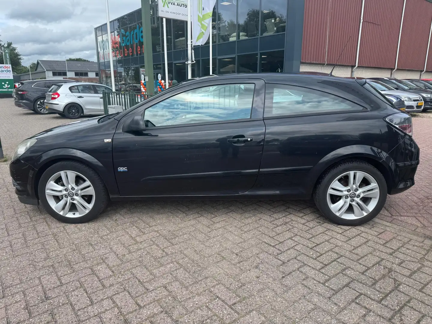 Opel Astra GTC 1.6 airco,cruise control, APK 05-2026! Negru - 2