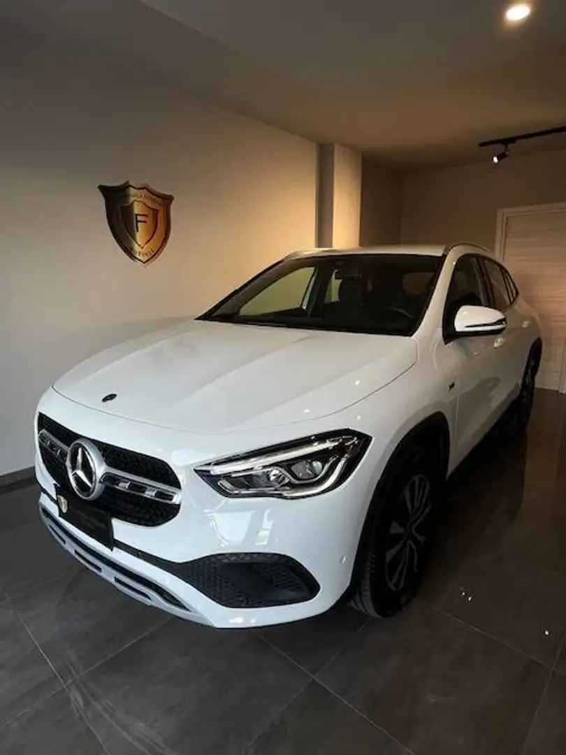 Mercedes-Benz GLA 250 250 e phev (eq-power) Business Extra auto Blanc - 1