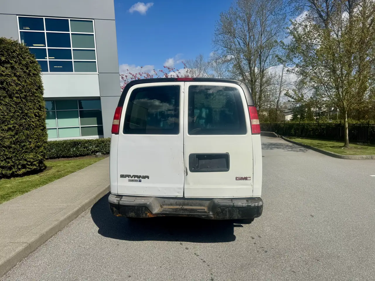 GMC Savana снимка GMC Savana