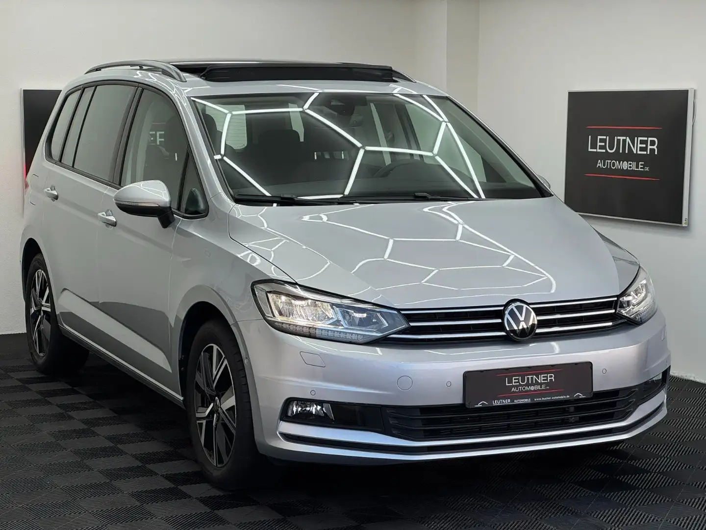 Volkswagen Touran 2.0 TDI 7-Sitze*Sthz*AHK*Pano*Virtual* Argent - 1
