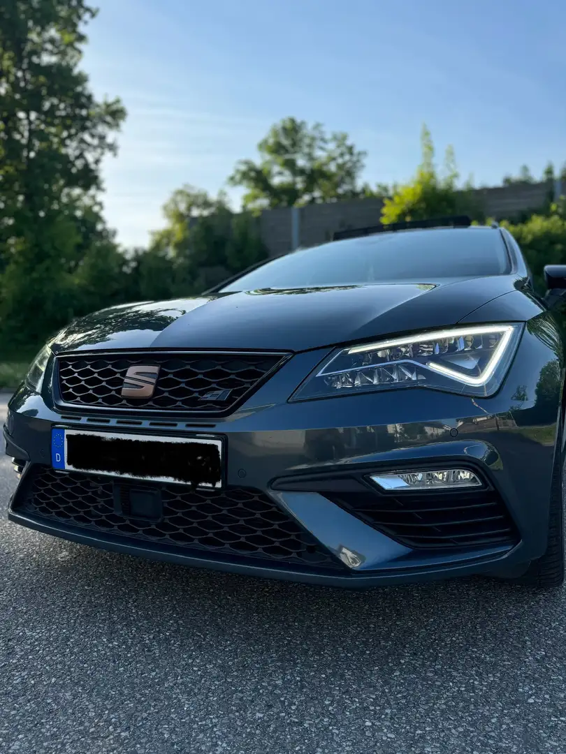 SEAT Leon Cupra 300 4Drive Grau - 2