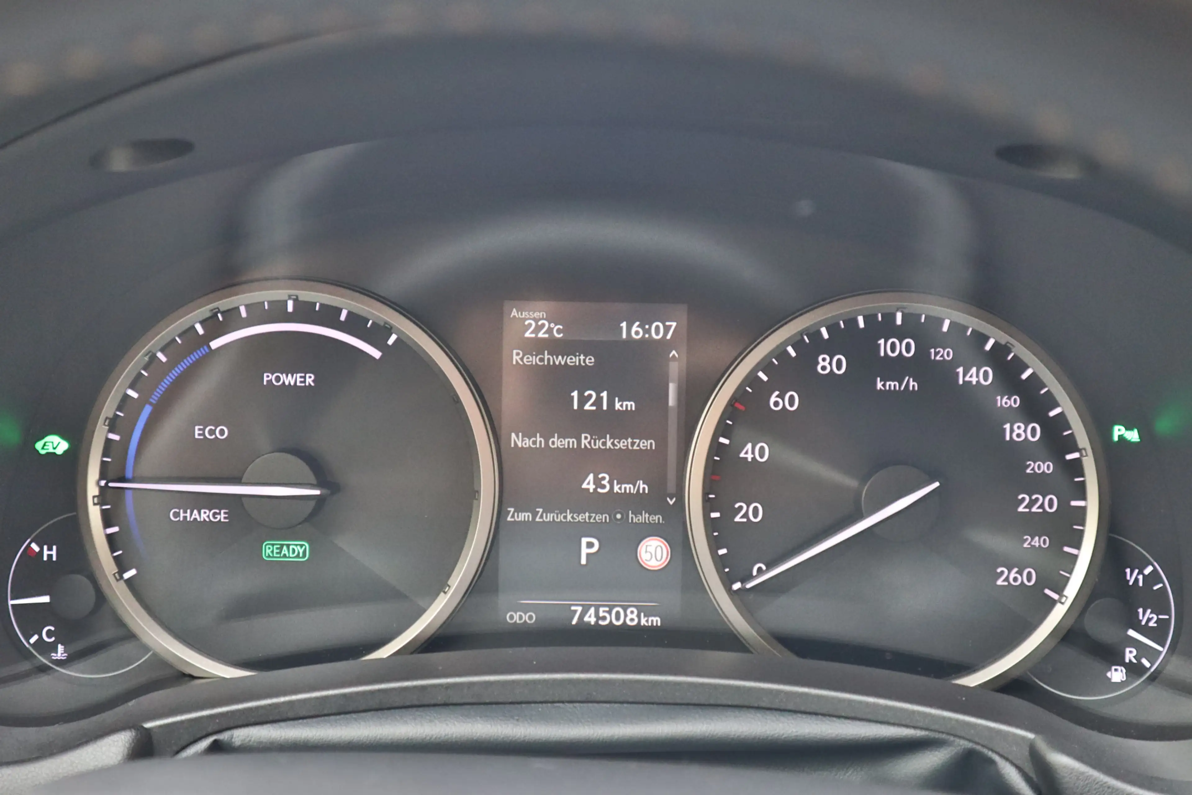 Lexus NX 300h AWD Executive Line Stoel verw, Lane assist, Cr, PD — photo 11