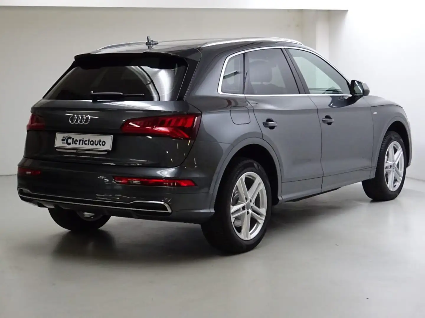 Audi Q5 40 TDI quattro S-Line S tronic Gris - 2