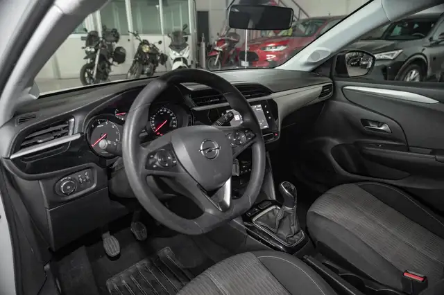 Opel Corsa view 8