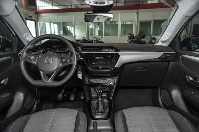 Opel Corsa view 9