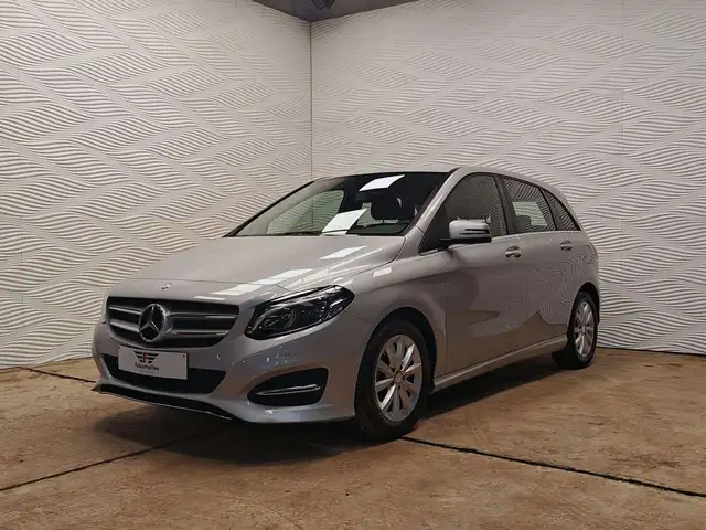 Mercedes-Benz B 180 1.6i*AUT*NAVI*SENSOREN*LED*32.589 km!!!*