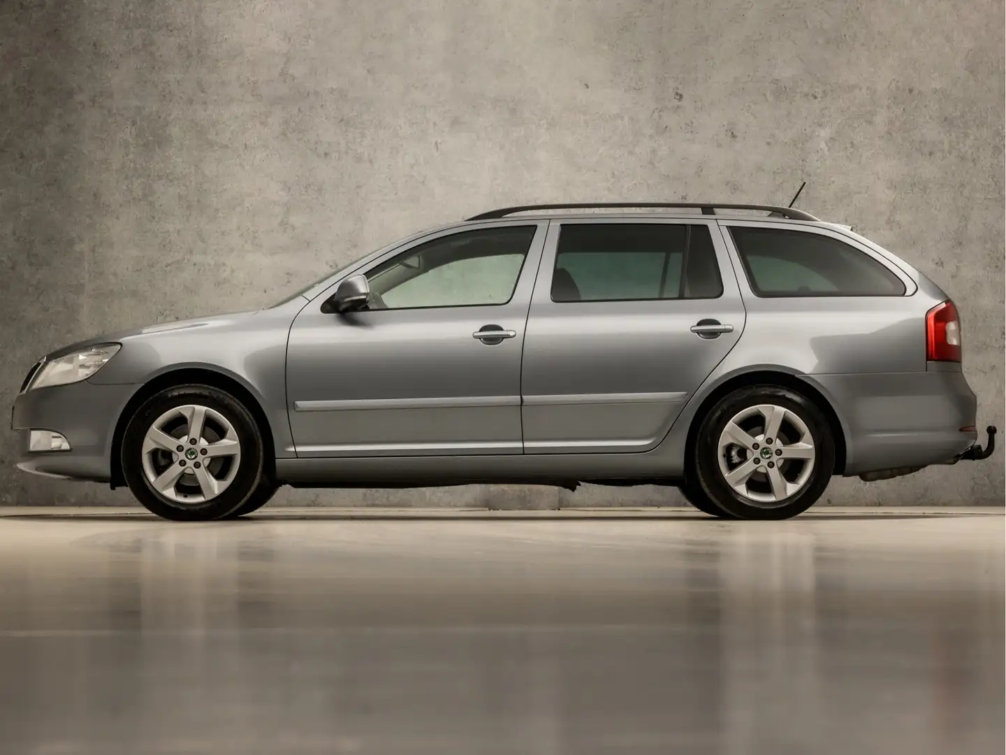 Skoda Octavia Combi 1.2 TSI Sport (NAVIGATIE, CLIMATE, NAP, STOE Grijs - 2