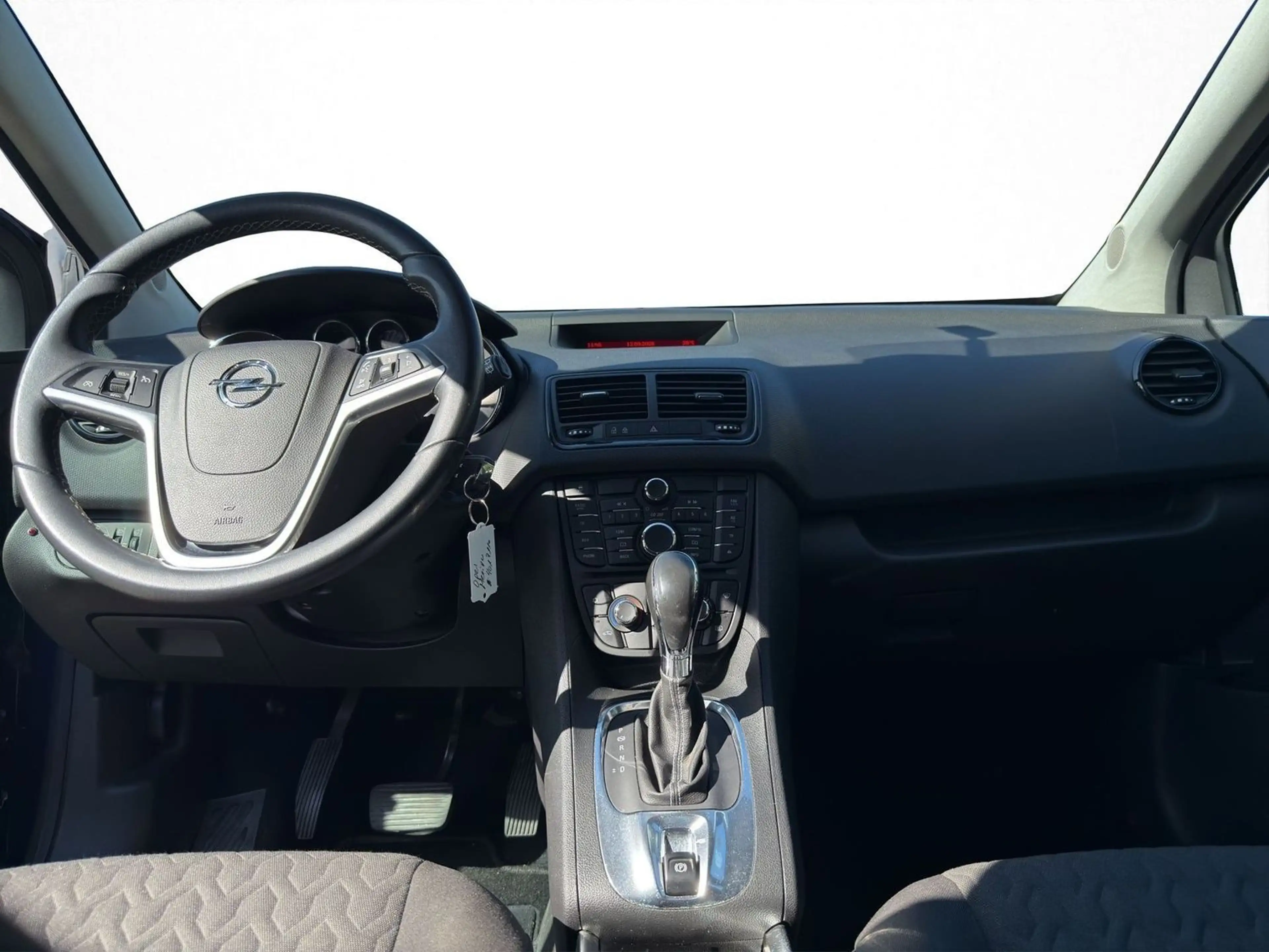Opel Meriva Active — photo 14