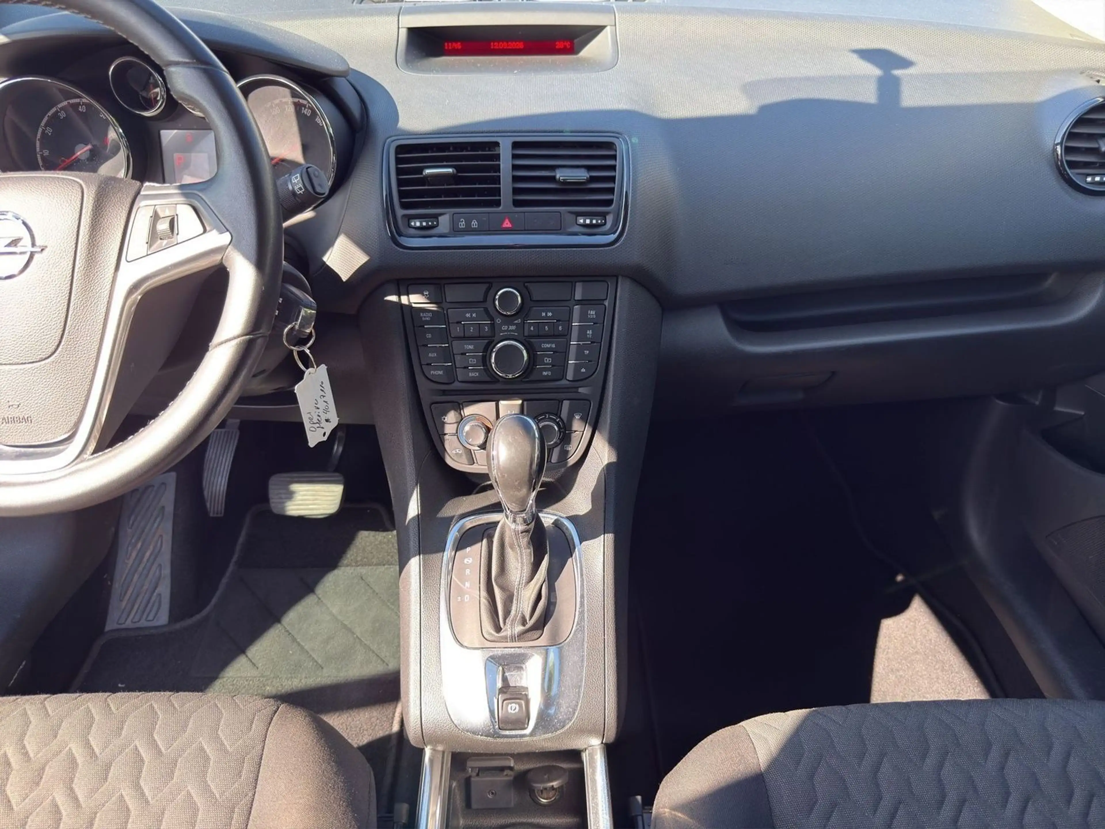 Opel Meriva Active — photo 15