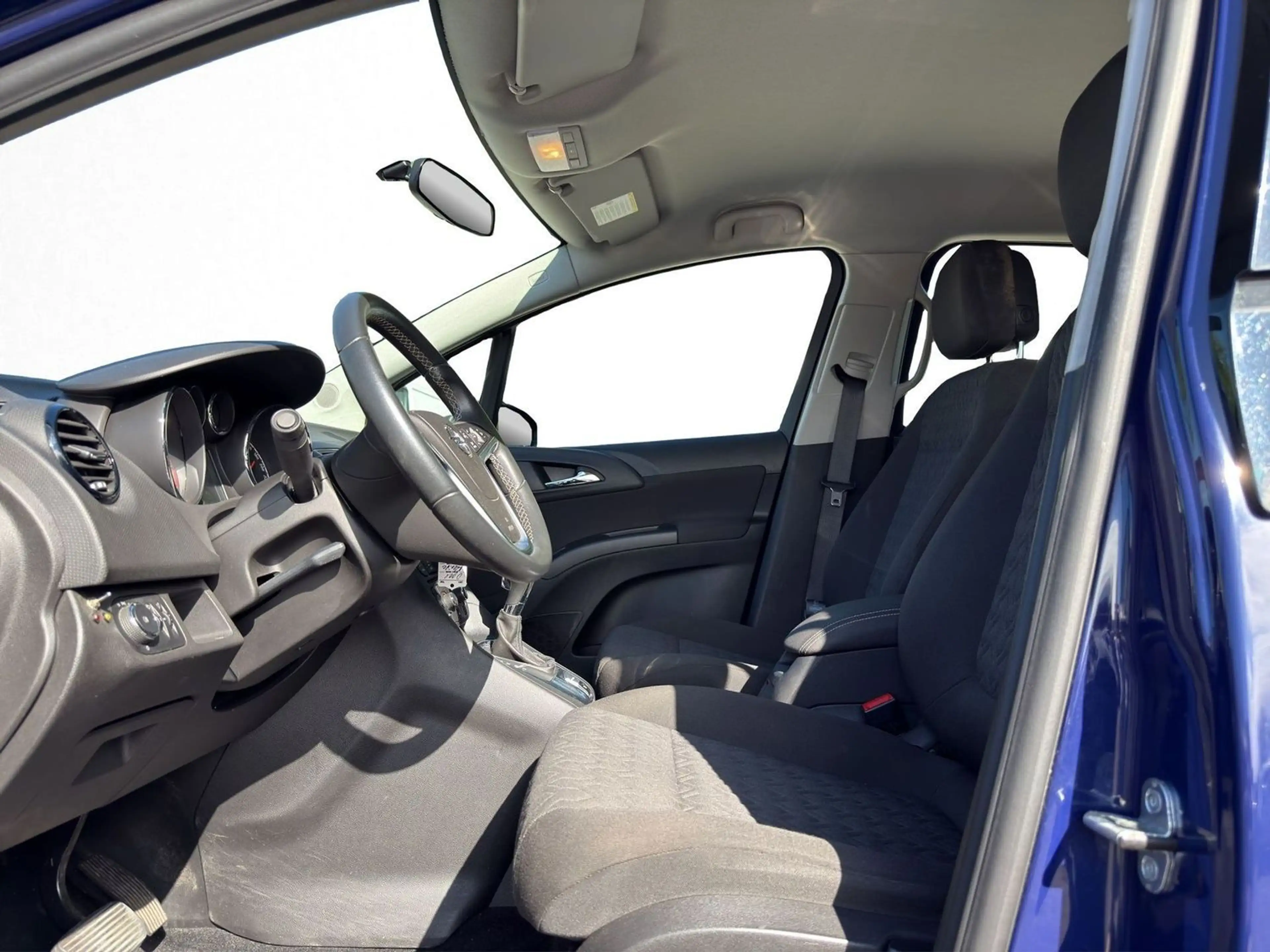 Opel Meriva Active — photo 9