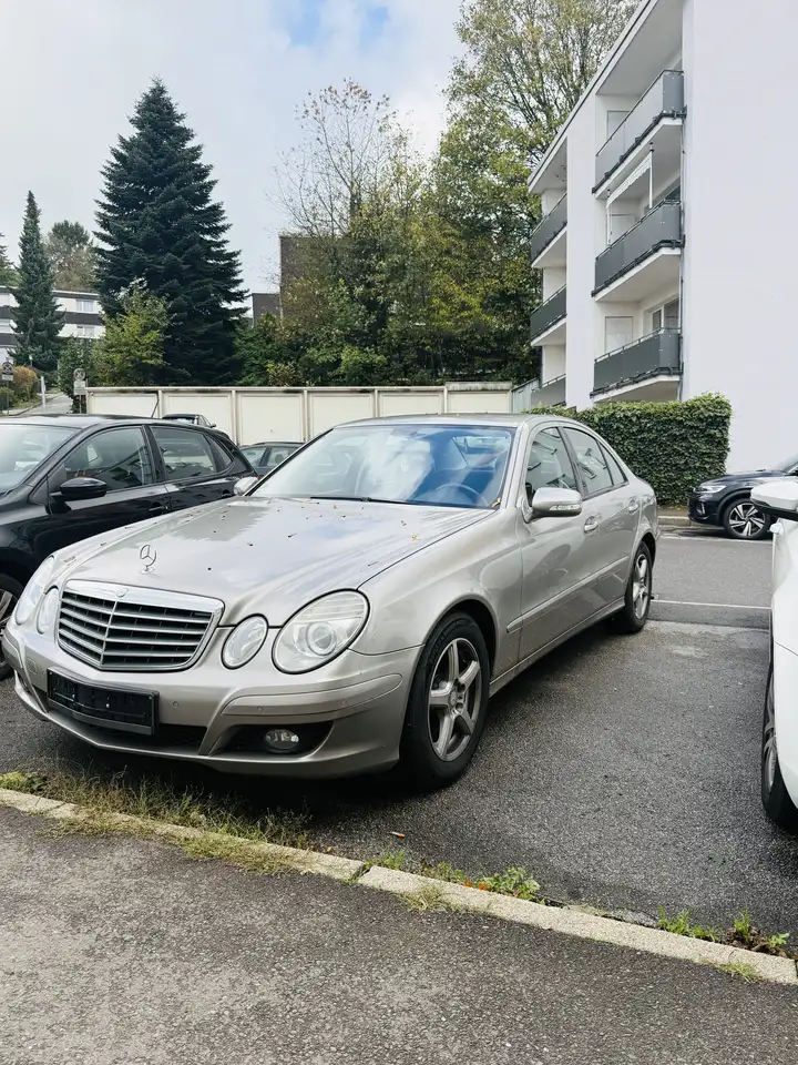 Mercedes-Benz E 200