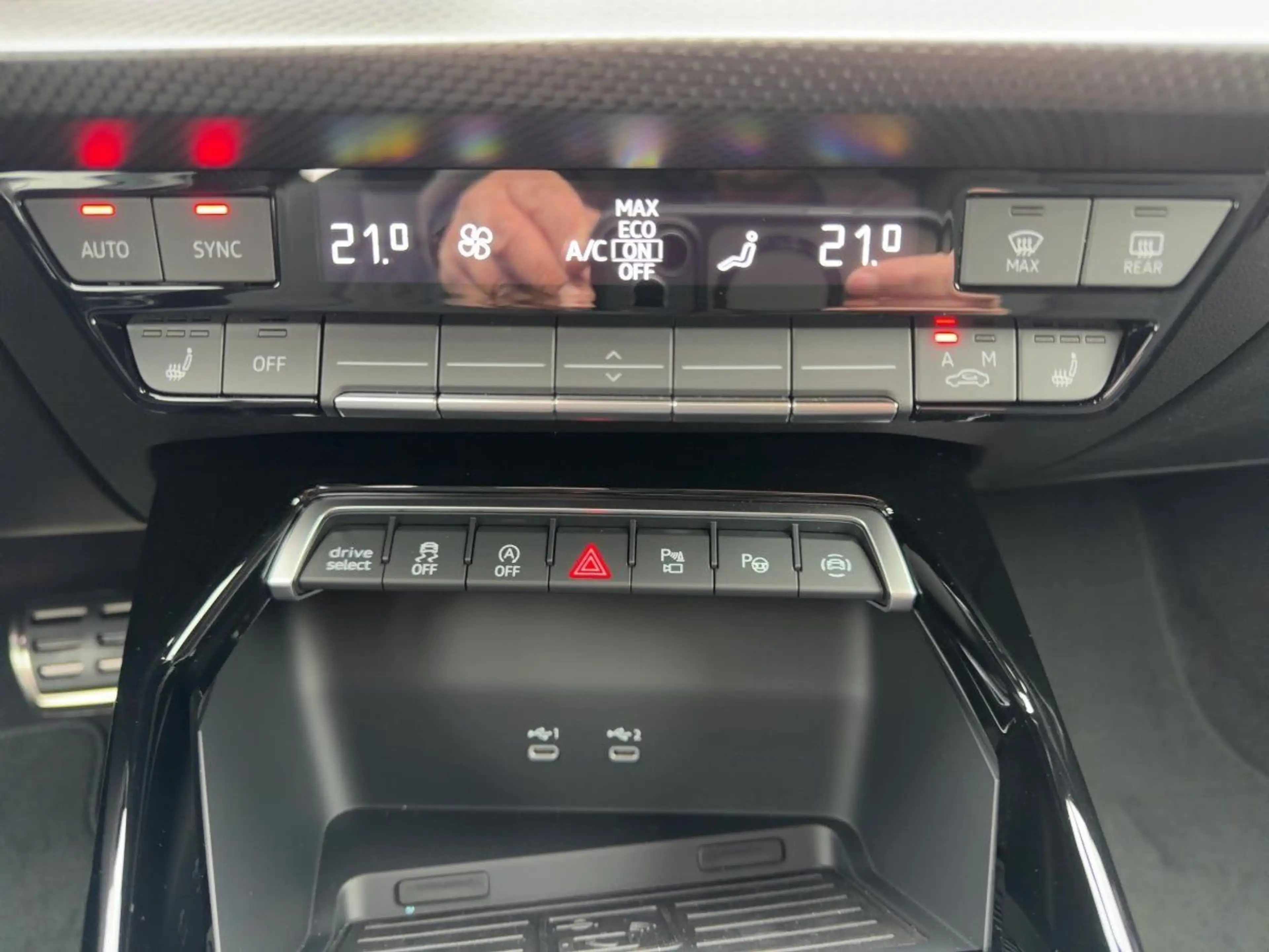 Audi RS3 *S-TRO*QUA*PANO*MATRIX*360* — photo 14