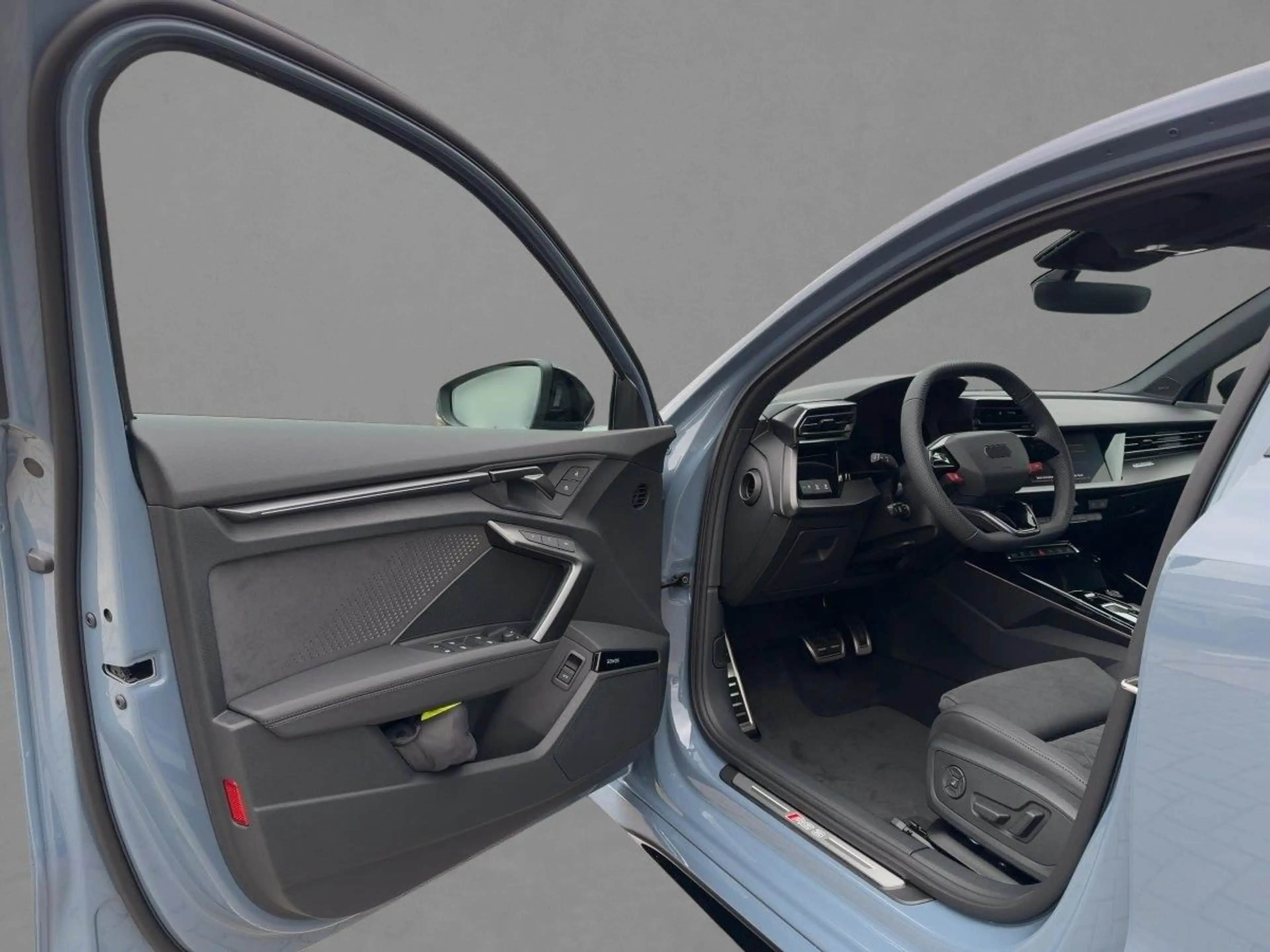 Audi RS3 *S-TRO*QUA*PANO*MATRIX*360* — photo 8