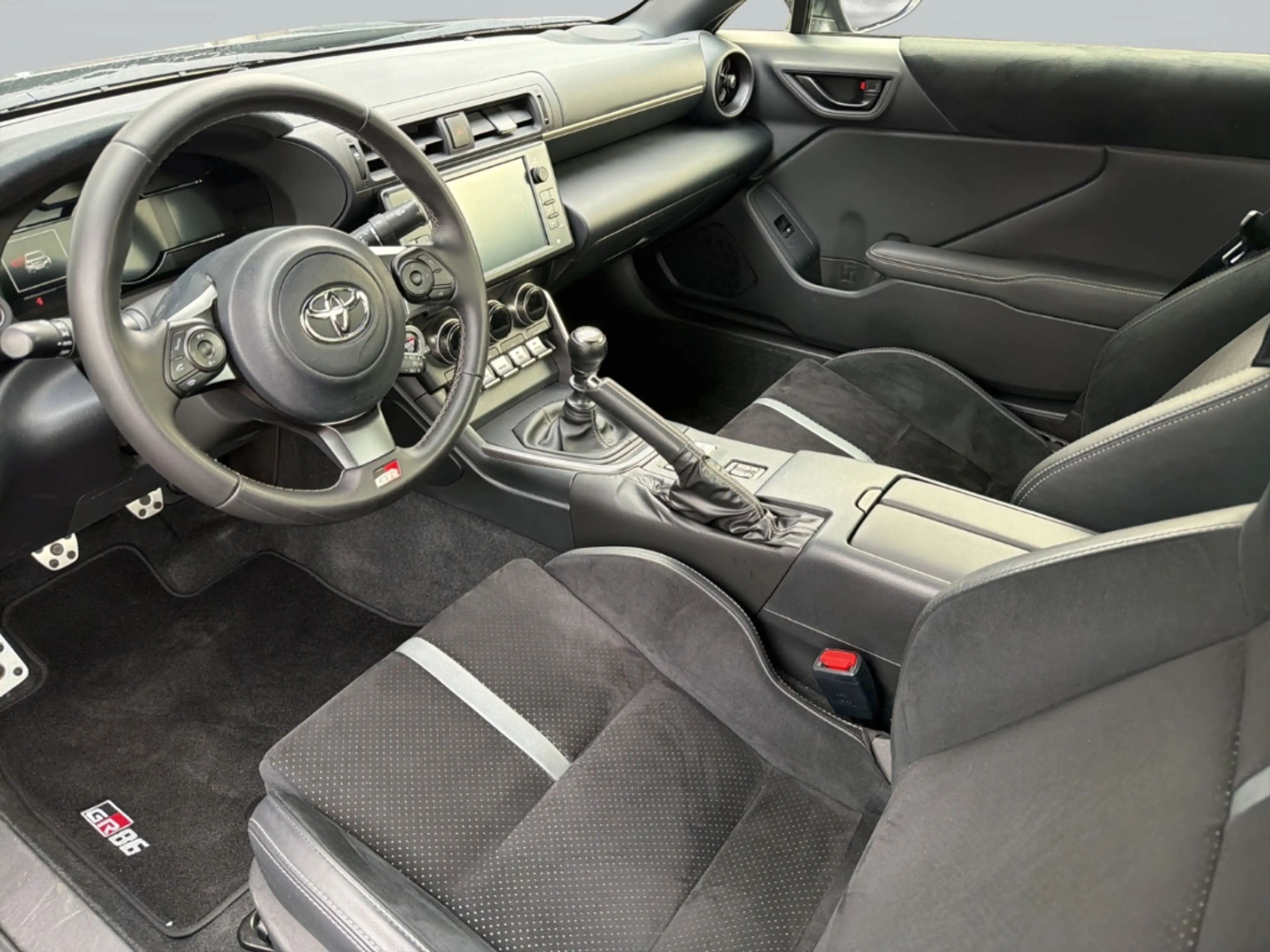 Toyota GR86 2,4L PREMIUM LED APPLE CARPLAY LM SITZHZG  Kurvenl — photo 13