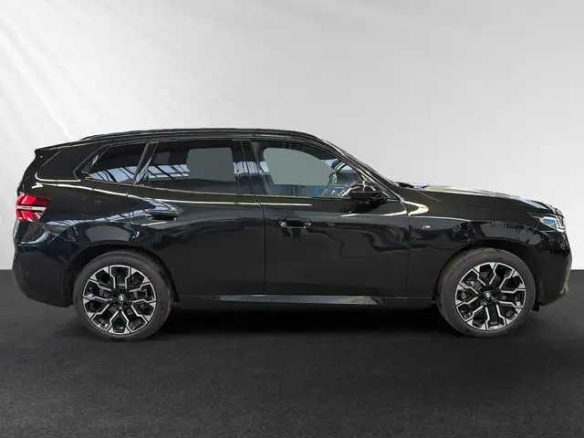 BMW X3 view 5