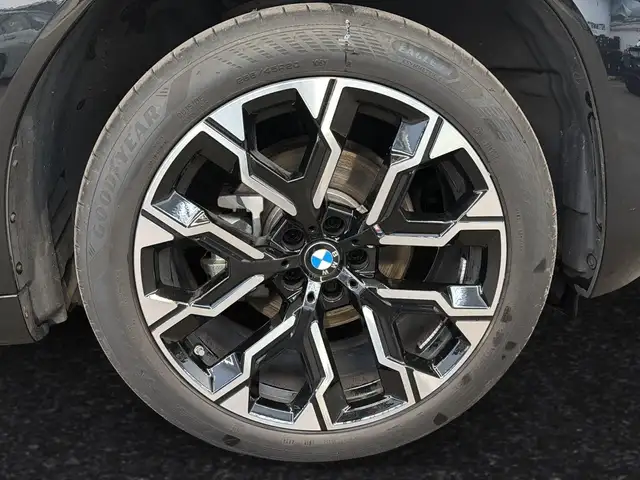 BMW X3 view 6